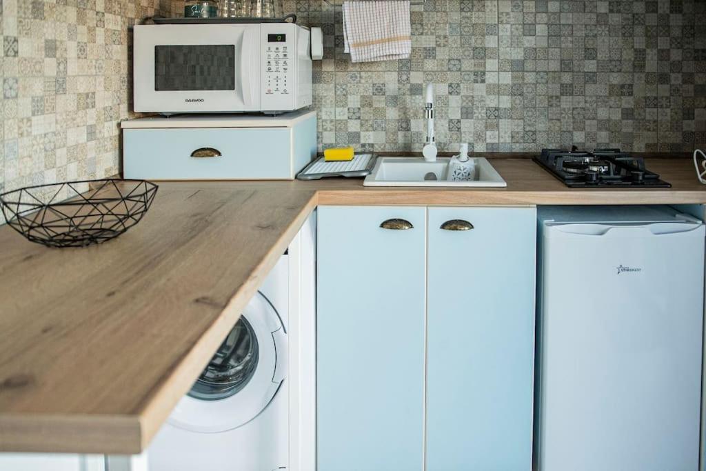 Spacious Studio Near Lake Нэводари Экстерьер фото